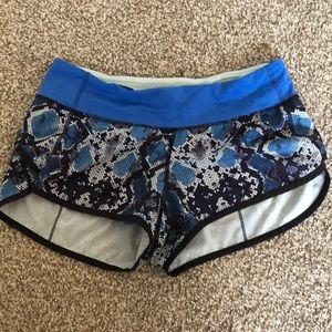 size 4 lululemon shorts